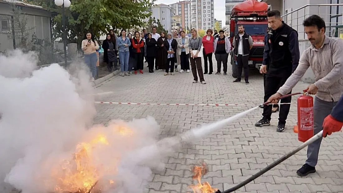 Malatya'da Sağlık Çalışanlarına Afet Farkındalık Eğitimi