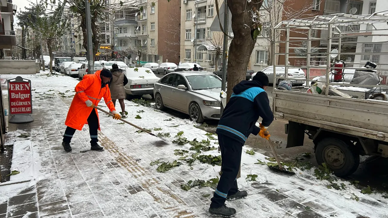 Battalgazi'de Karla Mücadele Aralıksız Sürüyor