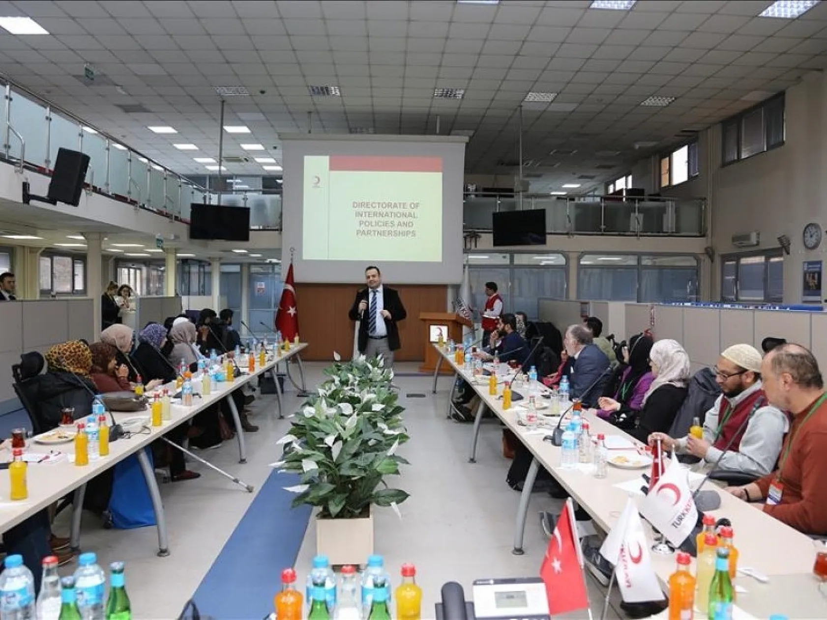 Yabancı Akademisyenlerden Kızılay'a Ziyaret