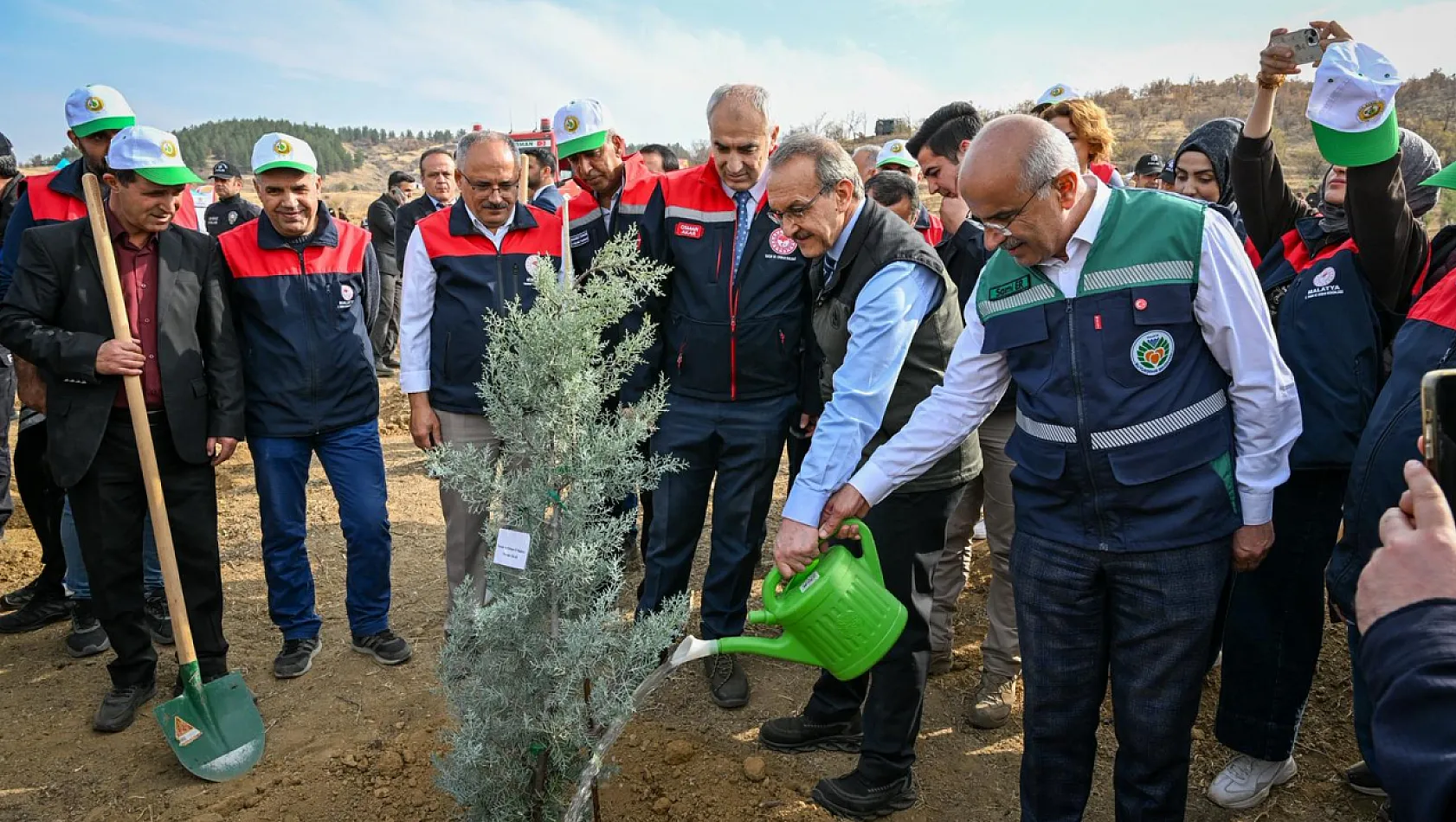 Milli Ağaçlandırma Gününde 2200 Fidan Toprakla Buluştu