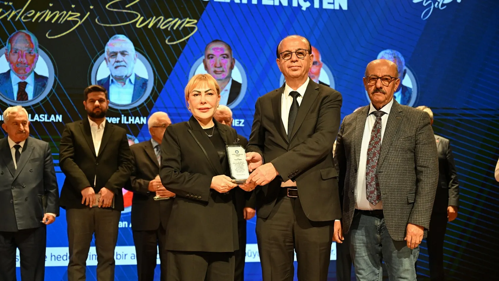 Prof. Dr. Yasemin Açık'a  İnönü Üniversitesi'nden Plaket