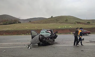 Elazığ Karayolunda Feci Kaza 2 Ölü 2 Yaralı