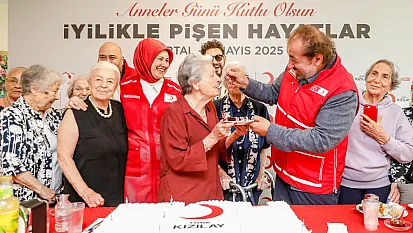 Kızılay'dan Depremzede Anneler İçin Yürek Isıtan Kutlama