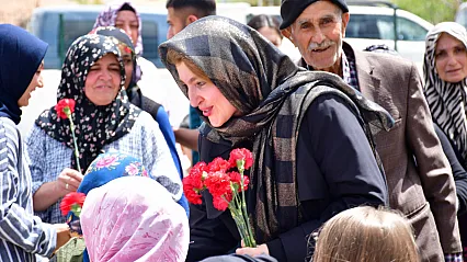 Milletvekili Ölmeztoprak Anne Ayakta Kalırsa Millet Sağlam Kalır