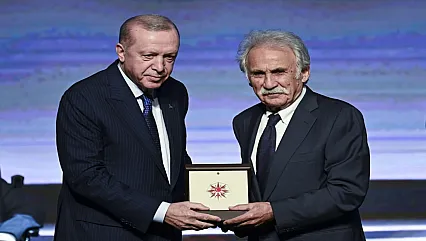 Prof. Dr. Fahri Işık'a Cumhurbaşkanlığı'ndan Büyük Ödül