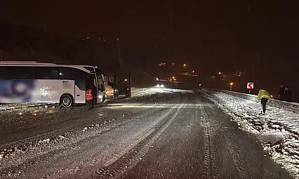 Akçadağ'da Yolcu Otobüsü Yoldan Çıktı 9 Kişi Yaralandı