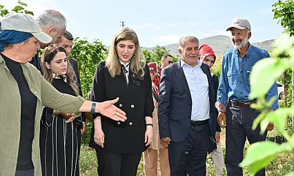 Doğanşehir'de Üreticilerle Bir Araya Gelen Ölmeztoprak'tan Destek Mesajı