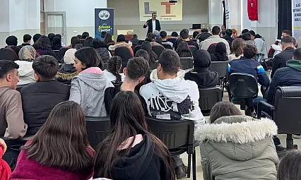 Gençler, Geleceğe Gelecek Sensin İle Hazırlanıyor