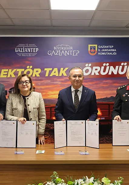 İş Birliğinde, Çiftçilere Reflektör Dağıtımı İçin Protokol İmza Töreni Düzenlendi