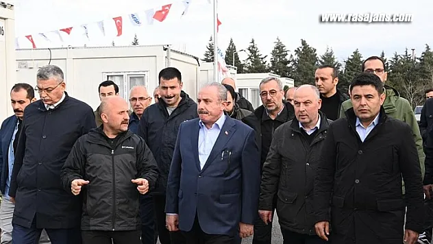 Başkan Güngör, TBMM Başkanı Şentop ile Geçici Barınma Merkezlerini Ziyaret Etti