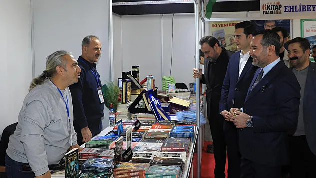 Başkan Şerifoğulları, 6. Kitap Fuarı'nı Ziyaret Etti