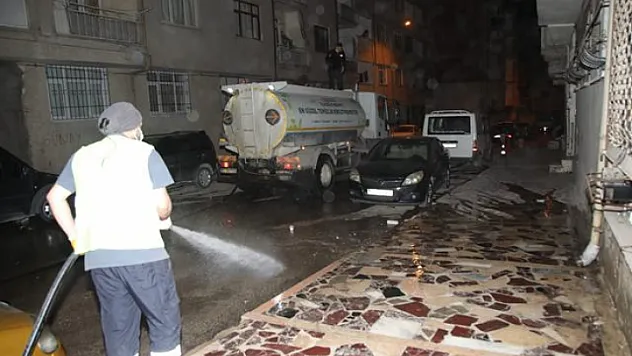 Elazığ Belediyesi Temizlik Ekiplerinden Gece Mesaisi