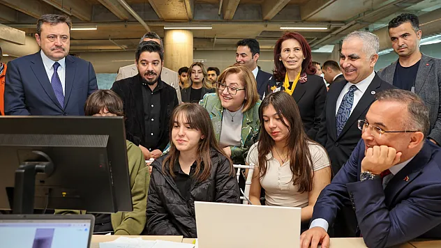 Gaziantep Büyükşehir, Yerel Yönetimlerde Yapay Zeka Çalıştayı Düzenledi