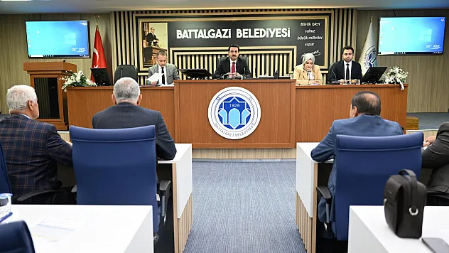 Hatice Akbaş'ın İsmi Battalgazi'deki Yüzme Havuzuna Verildi