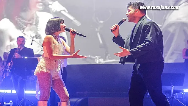 Zeynep Bastık'tan Konserde Sürpriz!