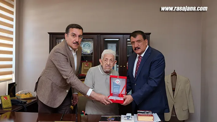 2.Geleneksel Kernek Onur Ödülü Recai Kutan'a Verildi
