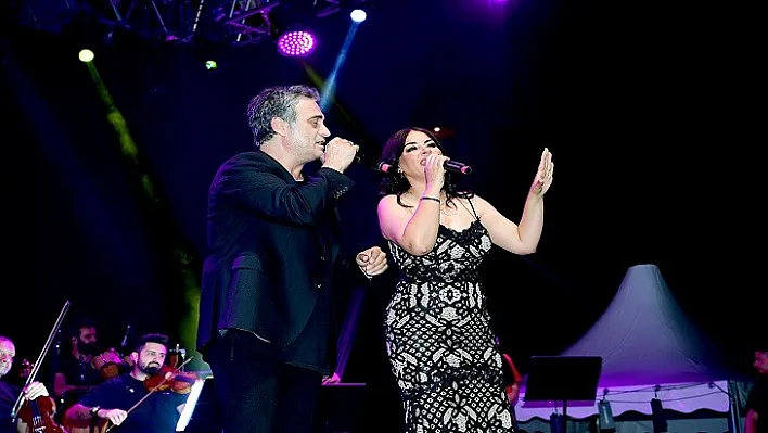 24. Kültür Sanat Ve Kayısı Festivali, Kutsi Ve Zara Konseriyle Sona Erdi