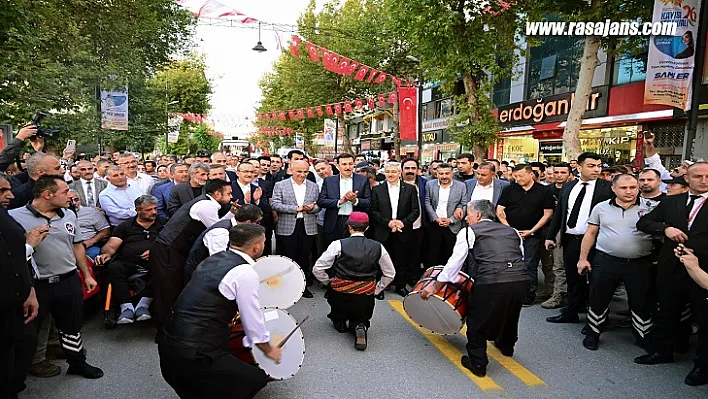 26'ıncı Kültür Sanat Etkinlikleri Ve Kayısı Festivali Kortej Yürüyüşü Yapıldı