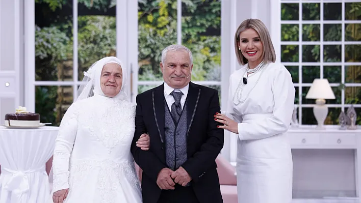 64 Yaşındaki Kadriye Teyze İlk Kez Gelinlik Giydi