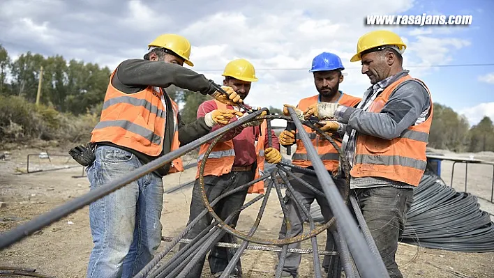 ABB Kent Genelinde Menfez Ve Dere Geçiş Köprüsü Çalışmalarını Sürdürüyor