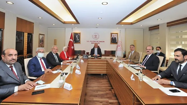 AK Parti heyetinden Kültür ve Turizm Bakanı Ersoy'a ziyaret