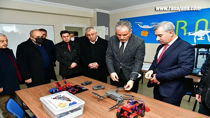 AK Parti Malatya Milletvekili Ahmet Çakır, Yeşilyurt Mesleki Eğitim Ve Yaşam Merkezini İnceledi