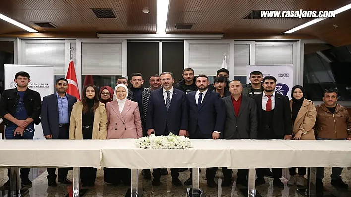 AK Partili Çalık'tan Gençlik ve Spor Bakanı Kasapoğlu'na ziyaret