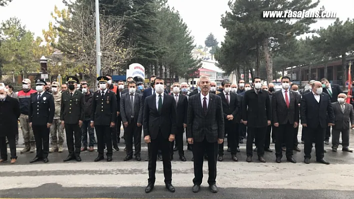 Arapgir İlçesinde  10 Kasım Atatürk'ü Anma Programı Düzenlendi