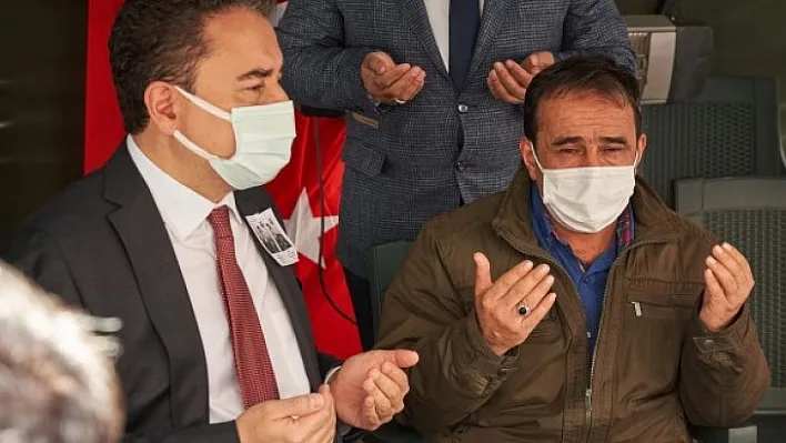 Babacan'dan şehit ailesine taziye ziyareti