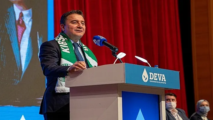 Babacan Gençlerin Partisine 'Siyasi Fosil' Denemez