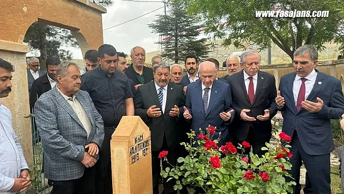 Bahçeli'den Şehit Hamido'nun mezarına ziyaret