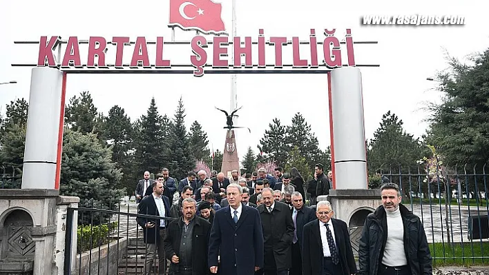 Bakan Akar, Özhaseki Ve Büyükkılıç'tan Kartal Şehitliği'ne Ziyaret