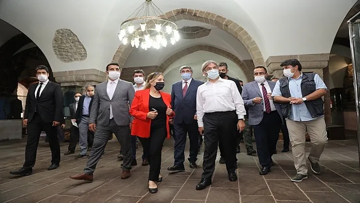 Bakan Yardımcısı Demircan, Battalgazi'deki Tarihi Yerleri İnceledi