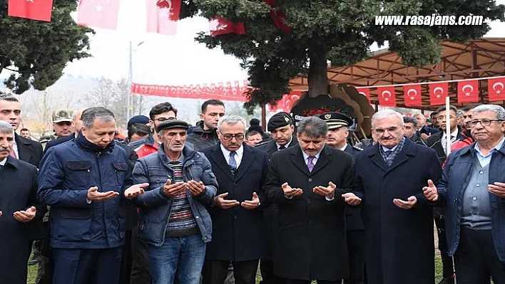 Bakan Yerlikaya'dan Şehit Ailelerine Taziye Ziyareti