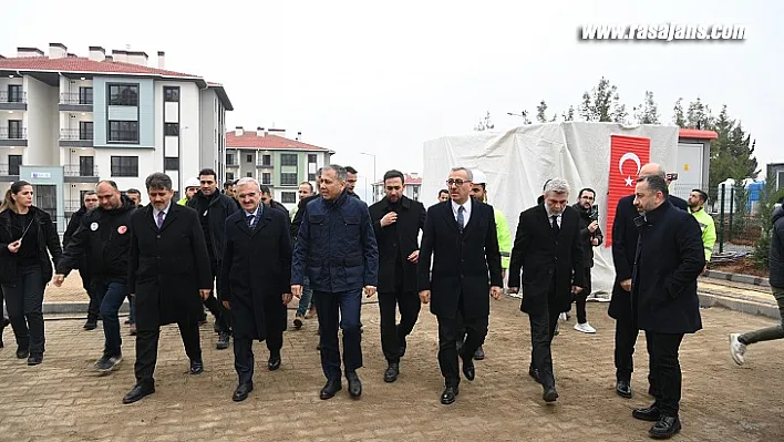 Bakan Yerlikaya TOKİ Konutları'nda İncelemelerde Bulundu