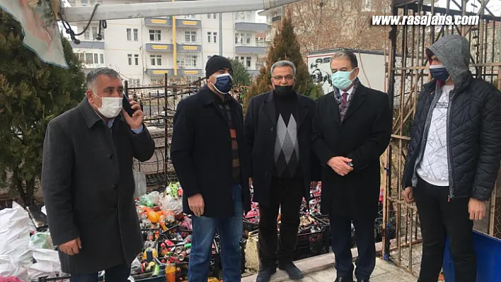 Bakkal dükkanı yanan esnafa ziyaret