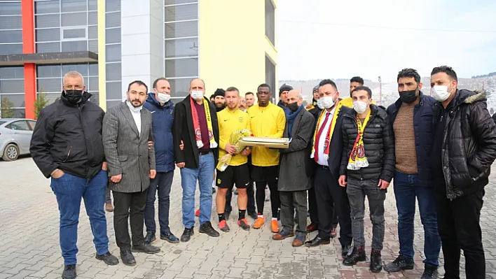 Başkan Ayten Adil Gevrek'i İstifaya Davet Etti!