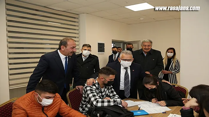 Başkan Büyükkılıç, 2021'de 16 İlçeyi 80 Kez Ziyaret Etti