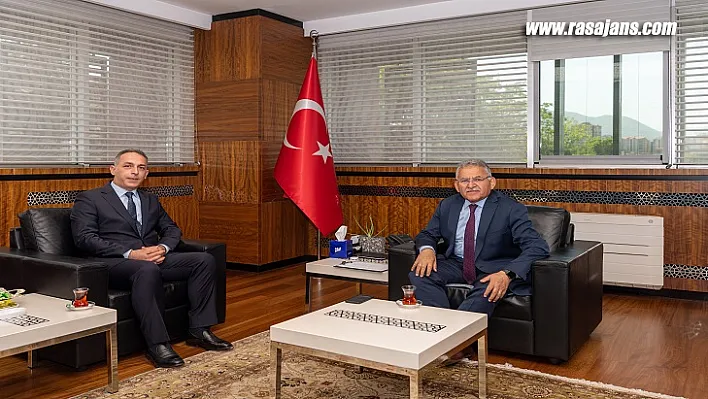 Başkan Büyükkılıç'a Ziyaretçi Akını