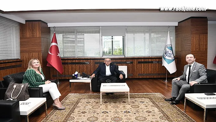 Başkan Büyükkılıç'a Ziyaretçi Akını