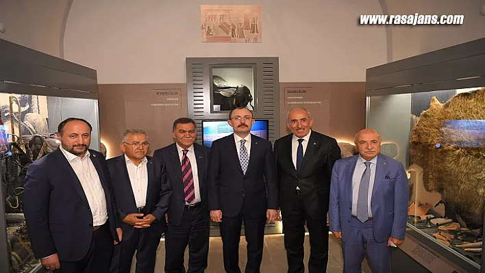 Başkan Büyükkılıç, Bakan Muş'a Ahi Evran Müzesi'ni Gezdirdi