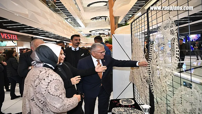 Başkan Büyükkılıç, Dantel Anglez El Sanatları Sergisi'nin Açılışını Yaptı