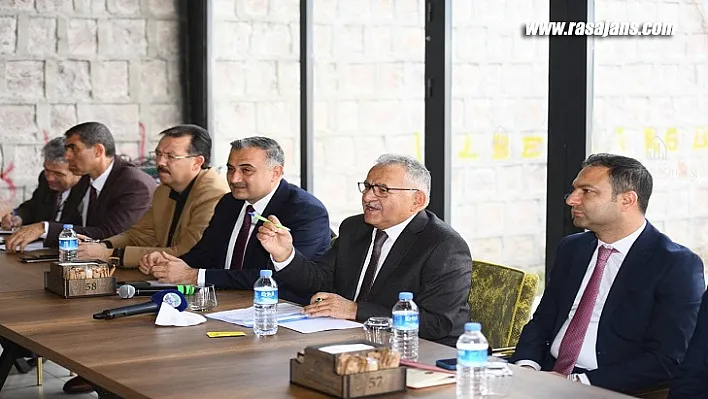 Başkan Büyükkılıç, Develi'de 77 Muhtarla Buluştu