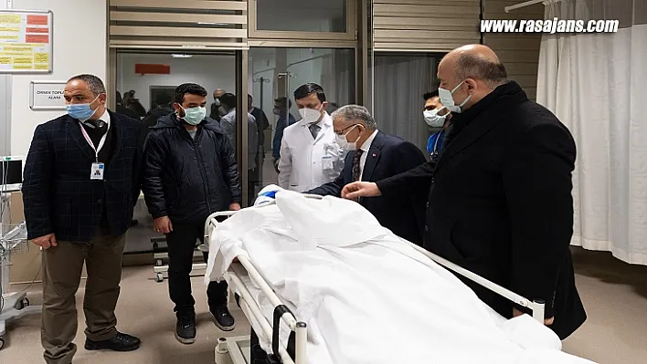 Başkan Büyükkılıç, Elim Kazada Vefat Eden Öğrencilerin Cenaze Törenine Katıldı, Yaralıları Ziyaret Etti