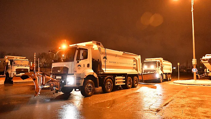 Başkan Büyükkılıç Gece Gündüz Demeden Sahadayız