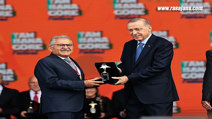 Başkan Büyükkılıç İle Büyükşehir, 1 Yılda 11 Ödül Aldı