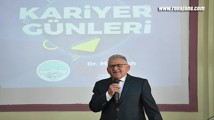 Başkan Büyükkılıç, Kariyer Günleri'nde Öğrencilerle Buluştu