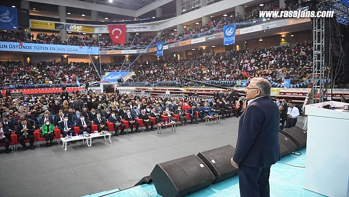 Başkan Büyükkılıç, Kayseri Gençlik Şöleni'ne Katıldı