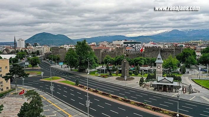 Başkan Büyükkılıç, Konforlu Ve Güvenli Bir Ulaşım Ağı İçin Çalışıyor