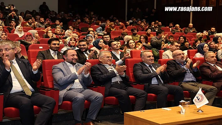 Başkan Büyükkılıç, Kuran-I Kerim'i Güzel Okuma Yarışması'nda Gençlerle Buluştu